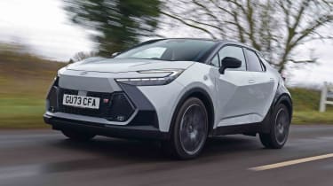 Toyota C-HR 2.0 Hybrid GR Sport - front tracking